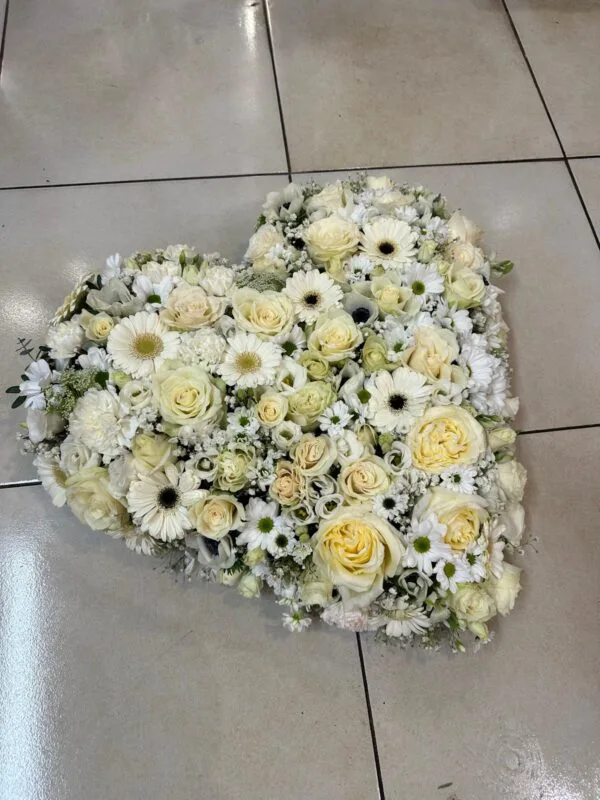 Cœur de deuil blanc - Fleurs d't - Fleuriste à Villeparisis